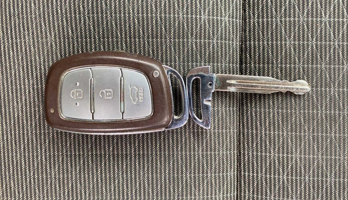 2016 Hyundai Creta SX PLUS 1.6 PETROL, Petrol, Manual, 76,040 km, Key Close Up
