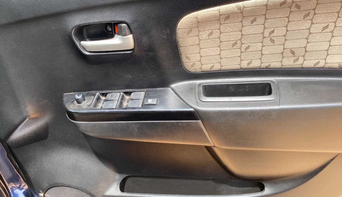 2018 Maruti Wagon R 1.0 VXI (O) AMT, Petrol, Automatic, 25,860 km, Driver Side Door Panels Control
