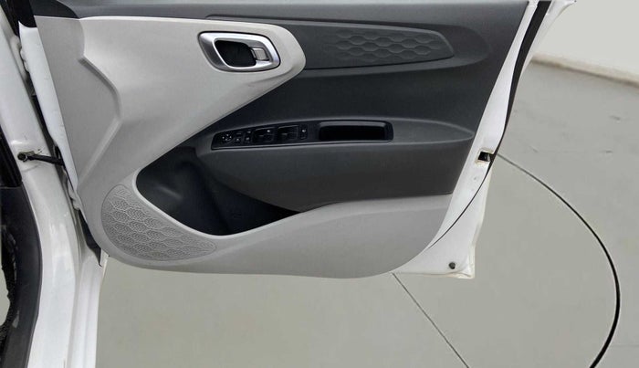2022 Hyundai GRAND I10 NIOS SPORTZ U2 AMT 1.2 CRDI, Diesel, Automatic, 38,529 km, Driver Side Door Panels Control