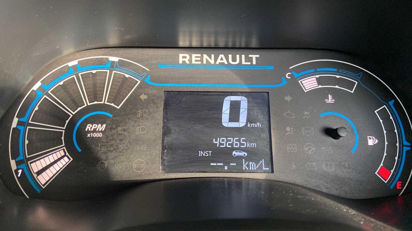 2019 Renault TRIBER RXZ, Petrol, Manual, 49,267 km, Odometer Image