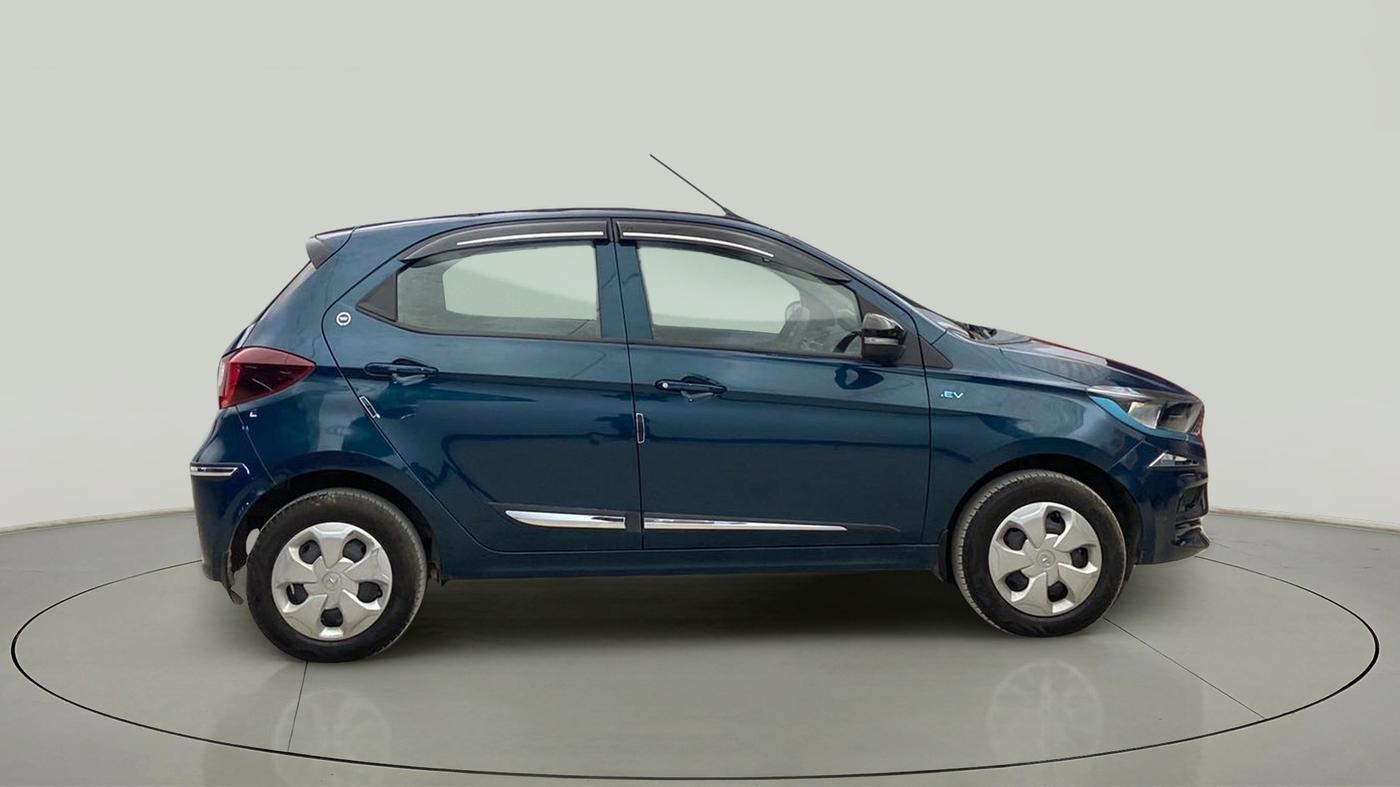 2023 Tata TIAGO EV XT LONG RANGE, Electric, Automatic, 10,817 km, Right Side View