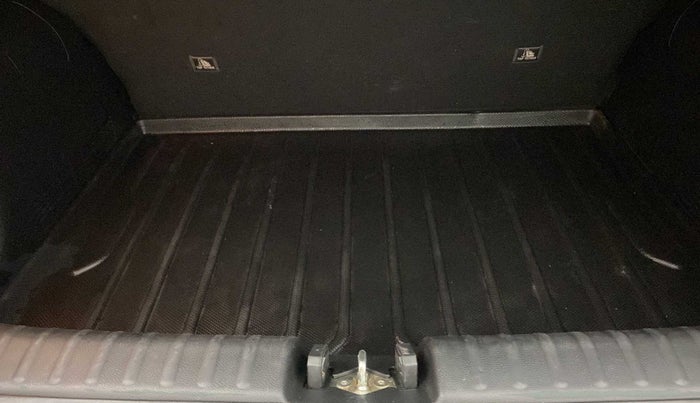 2022 KIA SONET HTX ANNIVERSARY EDITION 1.5 AT, Diesel, Automatic, 30,756 km, Boot Inside