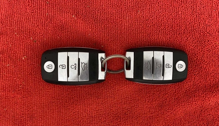 2022 KIA SONET HTX ANNIVERSARY EDITION 1.5 AT, Diesel, Automatic, 30,756 km, Key Close Up