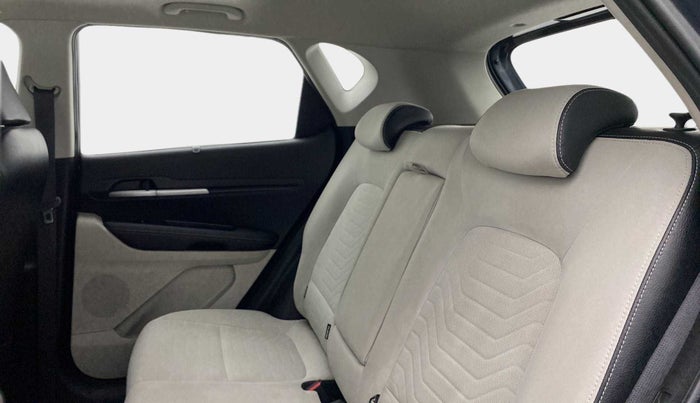 2022 KIA SONET HTX ANNIVERSARY EDITION 1.5 AT, Diesel, Automatic, 30,756 km, Right Side Rear Door Cabin