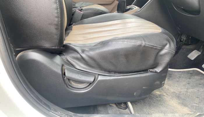 2018 Hyundai Grand i10 MAGNA 1.2 KAPPA VTVT, Petrol, Manual, 18,633 km, Driver Side Adjustment Panel