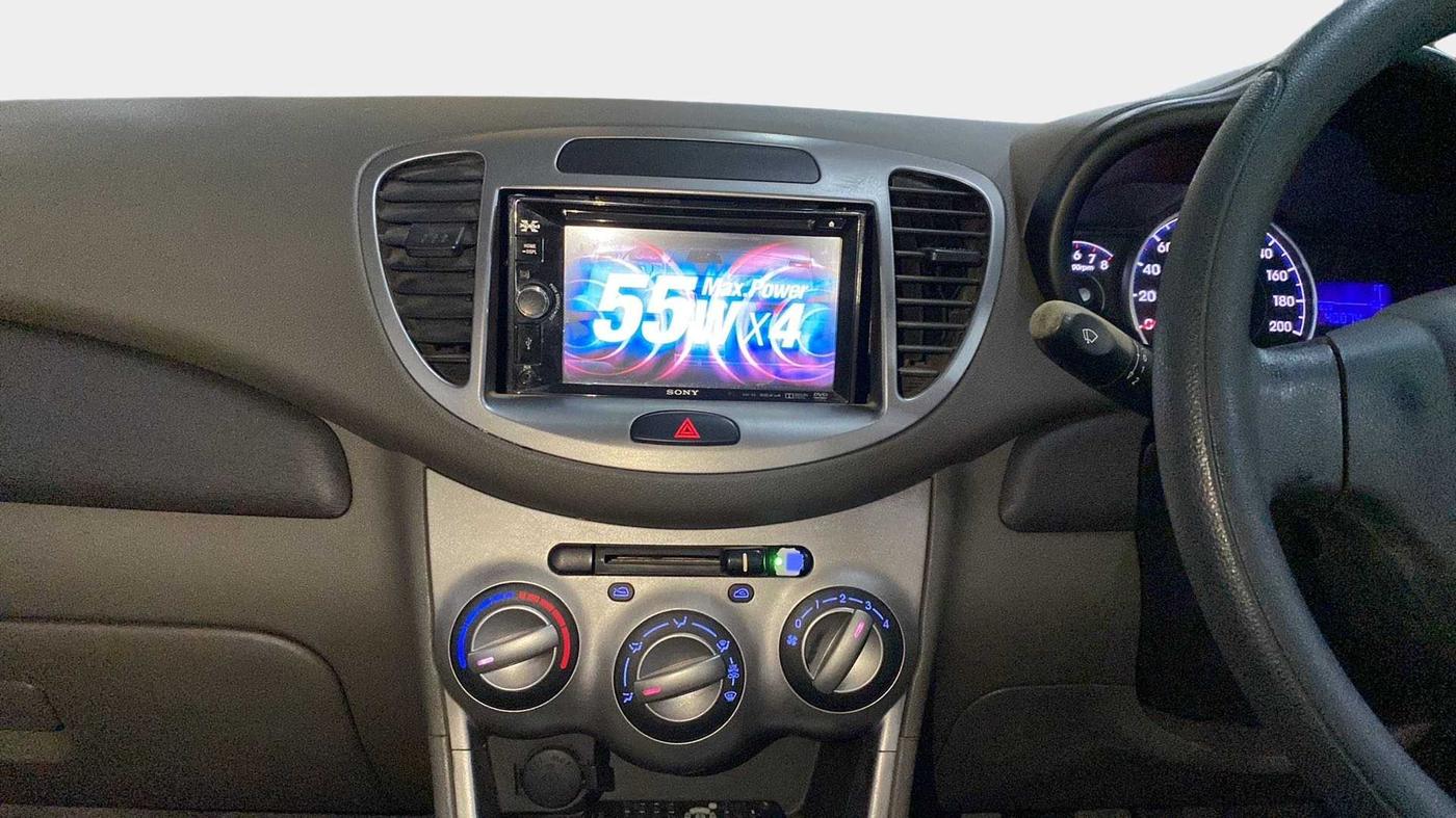 2015 Hyundai i10 MAGNA 1.1, Petrol, Manual, 40,098 km, Air Conditioner