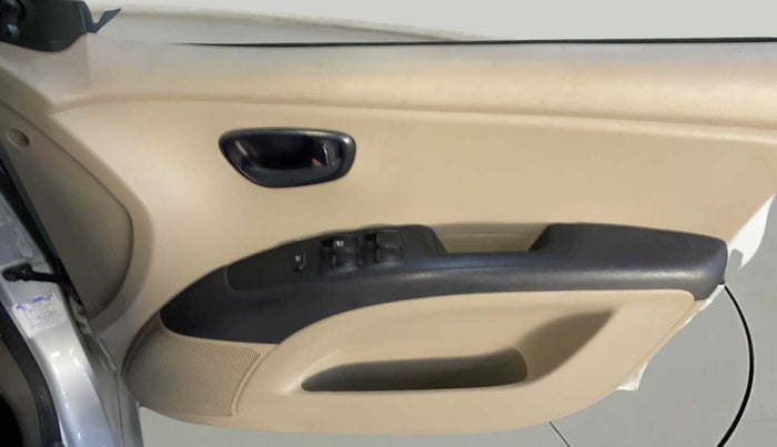 2015 Hyundai i10 MAGNA 1.1, Petrol, Manual, 40,098 km, Driver Side Door Panels Control