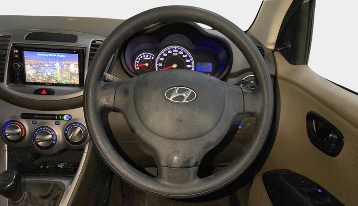 2015 Hyundai i10 MAGNA 1.1, Petrol, Manual, 40,098 km, Steering Wheel Close Up