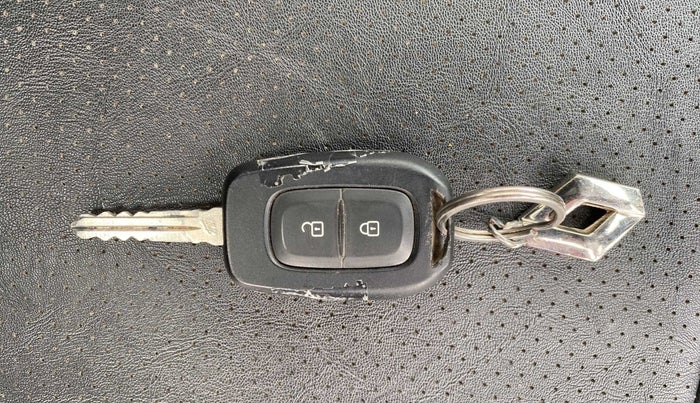 2021 Renault TRIBER RXL MT, Petrol, Manual, 14,940 km, Key Close Up