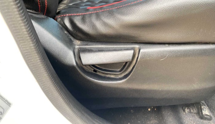 2019 Hyundai NEW SANTRO ERA EXECUTIVE, Petrol, Manual, 61,783 km, Driver Side Adjustment Panel