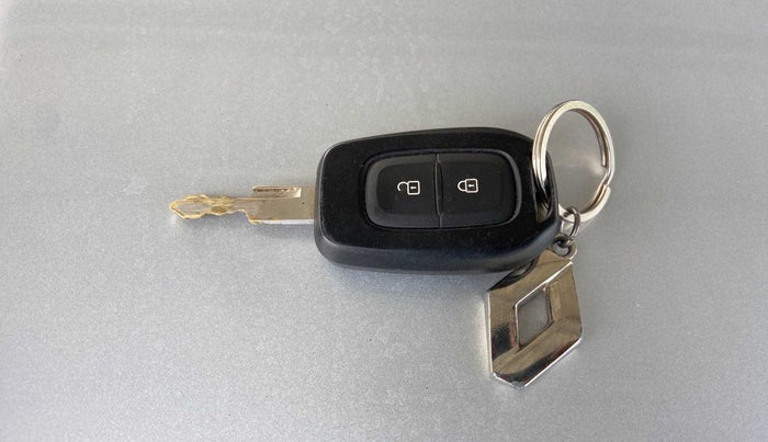 2020 Renault Kwid RXT 1.0 AMT (O), Petrol, Automatic, 23,970 km, Key Close Up