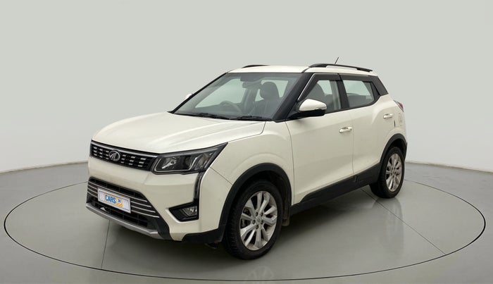 2020 Mahindra XUV300 W8 1.2 PETROL, Petrol, Manual, 32,115 km, Left Front Diagonal