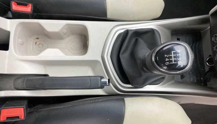 2020 Mahindra XUV300 W8 1.2 PETROL, Petrol, Manual, 32,115 km, Gear Lever
