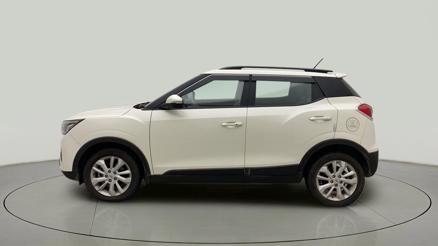 2020 Mahindra XUV300 W8 1.2 PETROL, Petrol, Manual, 32,115 km, Left Side