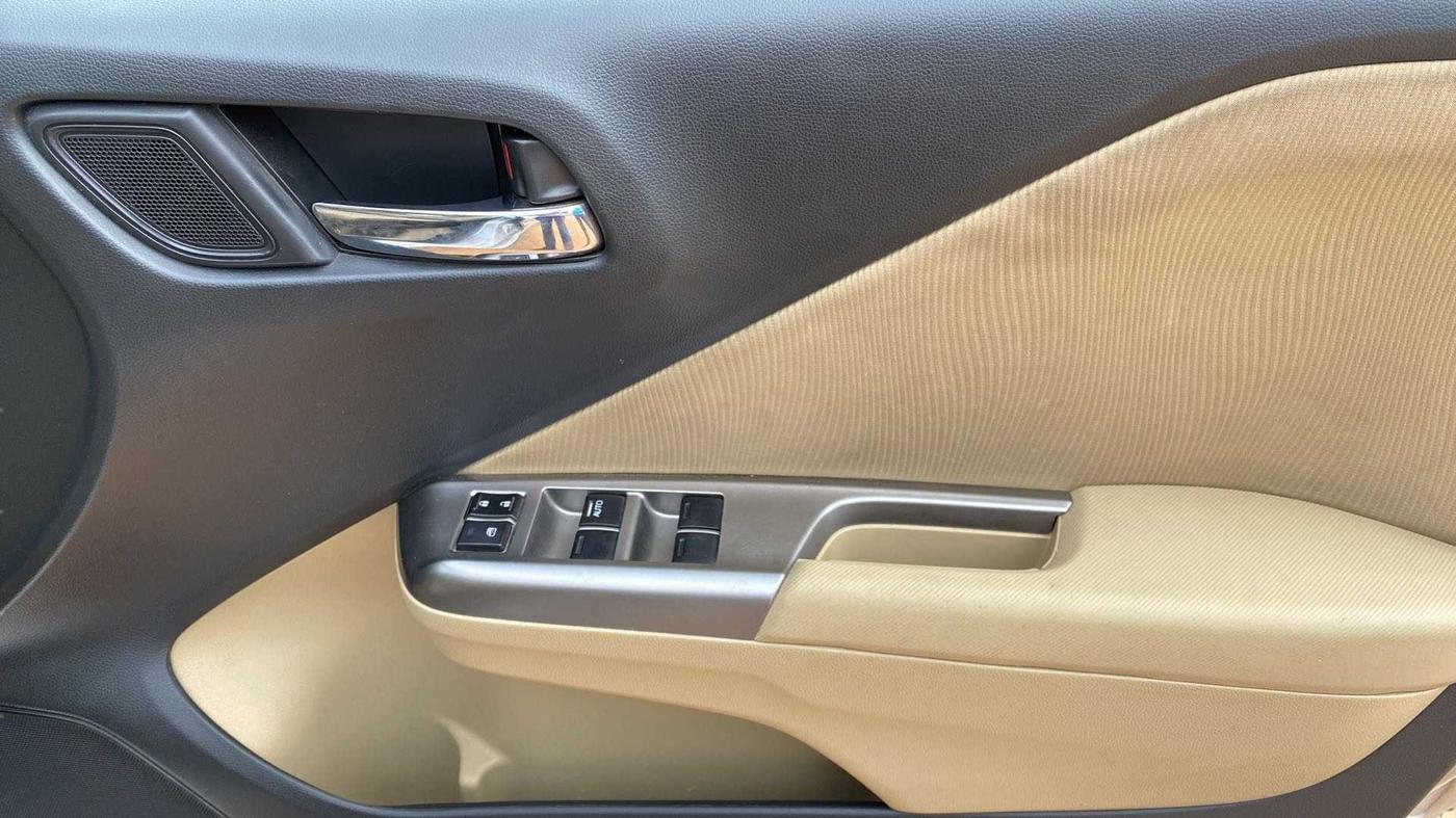 2015 Honda City 1.5L I-VTEC V MT, Petrol, Manual, 32,582 km, Driver Side Door Panels Control