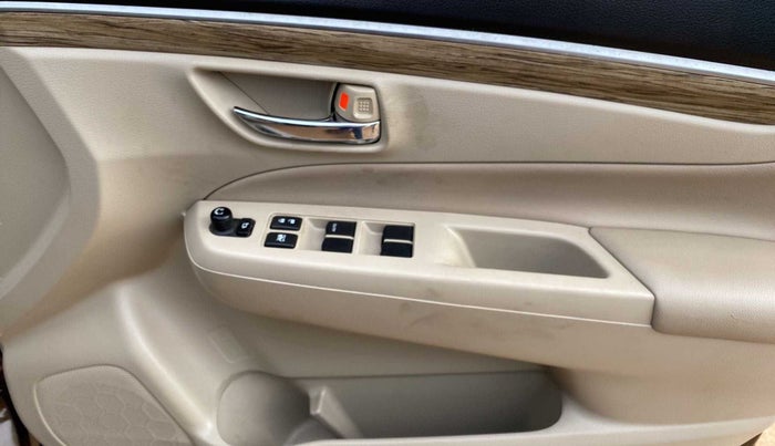 2020 Maruti Ciaz ALPHA  AT 1.5 SHVS PETROL, Petrol, Automatic, 45,074 km, Driver Side Door Panels Control