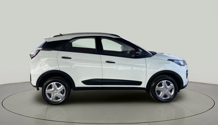 2022 Tata NEXON XMA SUNROOF PETROL, Petrol, Automatic, 24,798 km, Right Side View