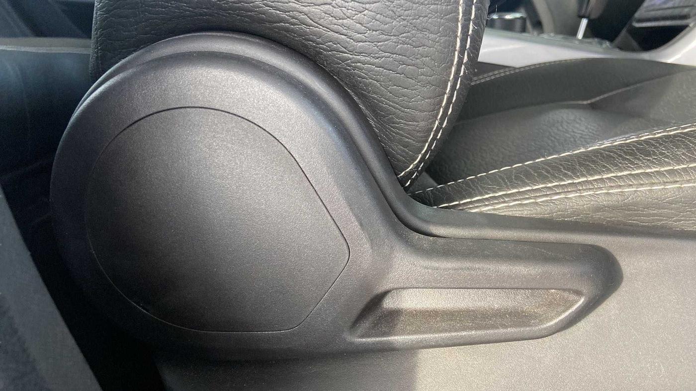 2022 Tata NEXON XMA SUNROOF PETROL, Petrol, Automatic, 24,798 km, Driver Side Adjustment Panel