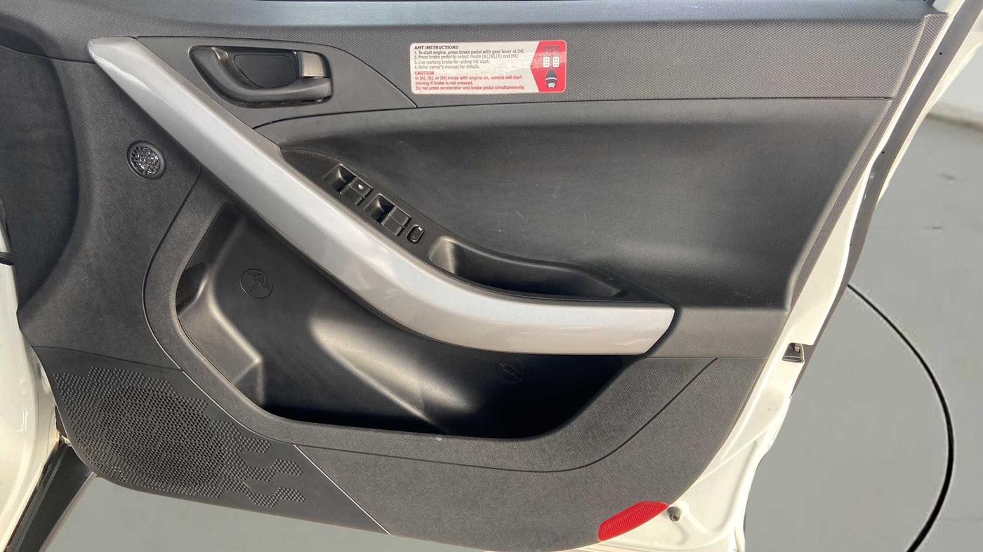 2022 Tata NEXON XMA SUNROOF PETROL, Petrol, Automatic, 24,798 km, Driver Side Door Panels Control