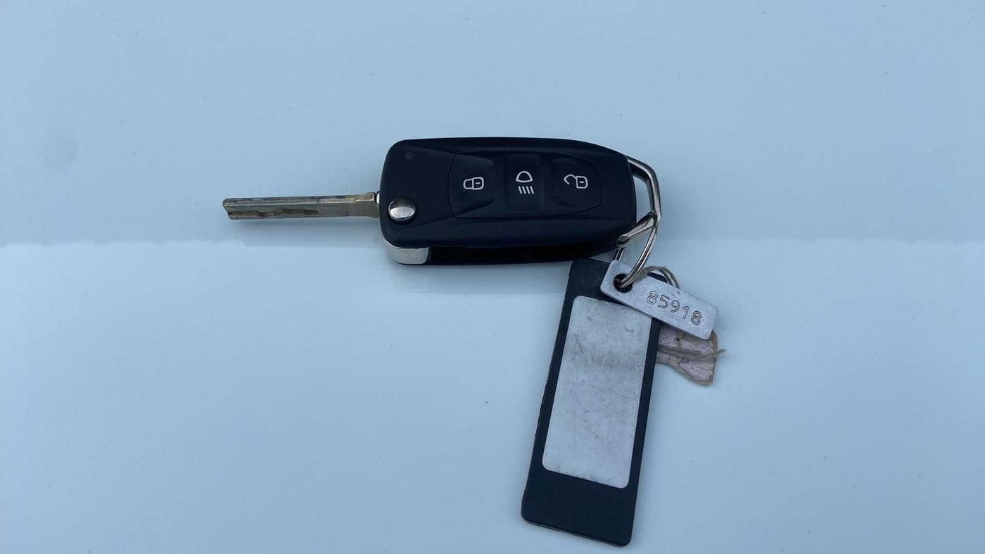 2022 Tata NEXON XMA SUNROOF PETROL, Petrol, Automatic, 24,798 km, Key Close Up