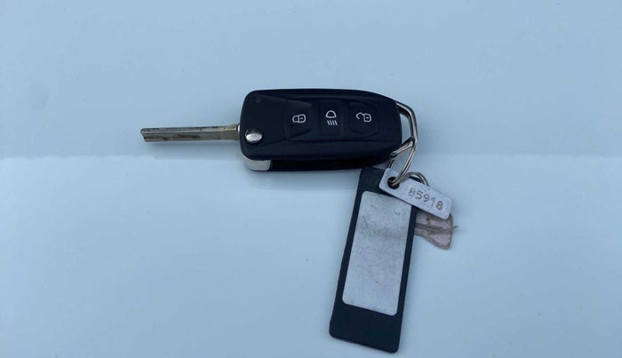 2022 Tata NEXON XMA SUNROOF PETROL, Petrol, Automatic, 24,798 km, Key Close Up