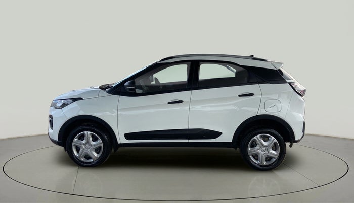 2022 Tata NEXON XMA SUNROOF PETROL, Petrol, Automatic, 24,798 km, Left Side