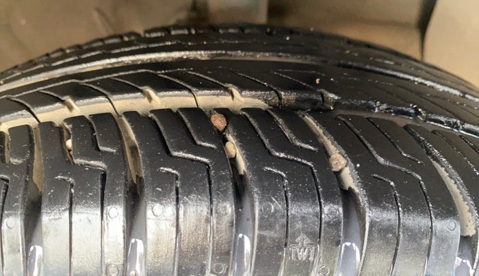 2021 Hyundai GRAND I10 NIOS SPORTZ 1.2 KAPPA VTVT CNG, CNG, Manual, 73,537 km, Right Front Tyre Tread