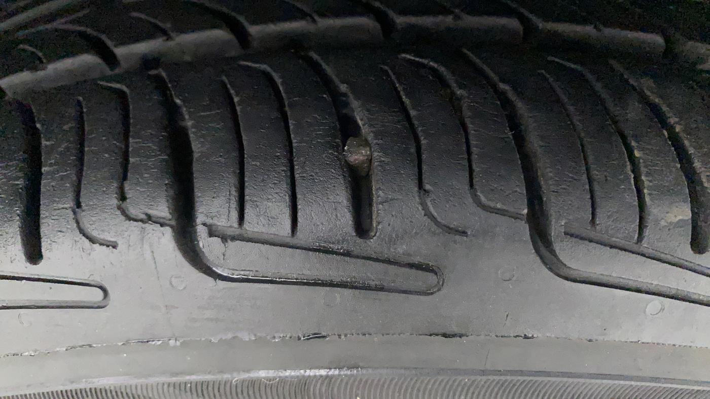 2015 Honda Brio S MT, Petrol, Manual, 61,625 km, Right Front Tyre Tread
