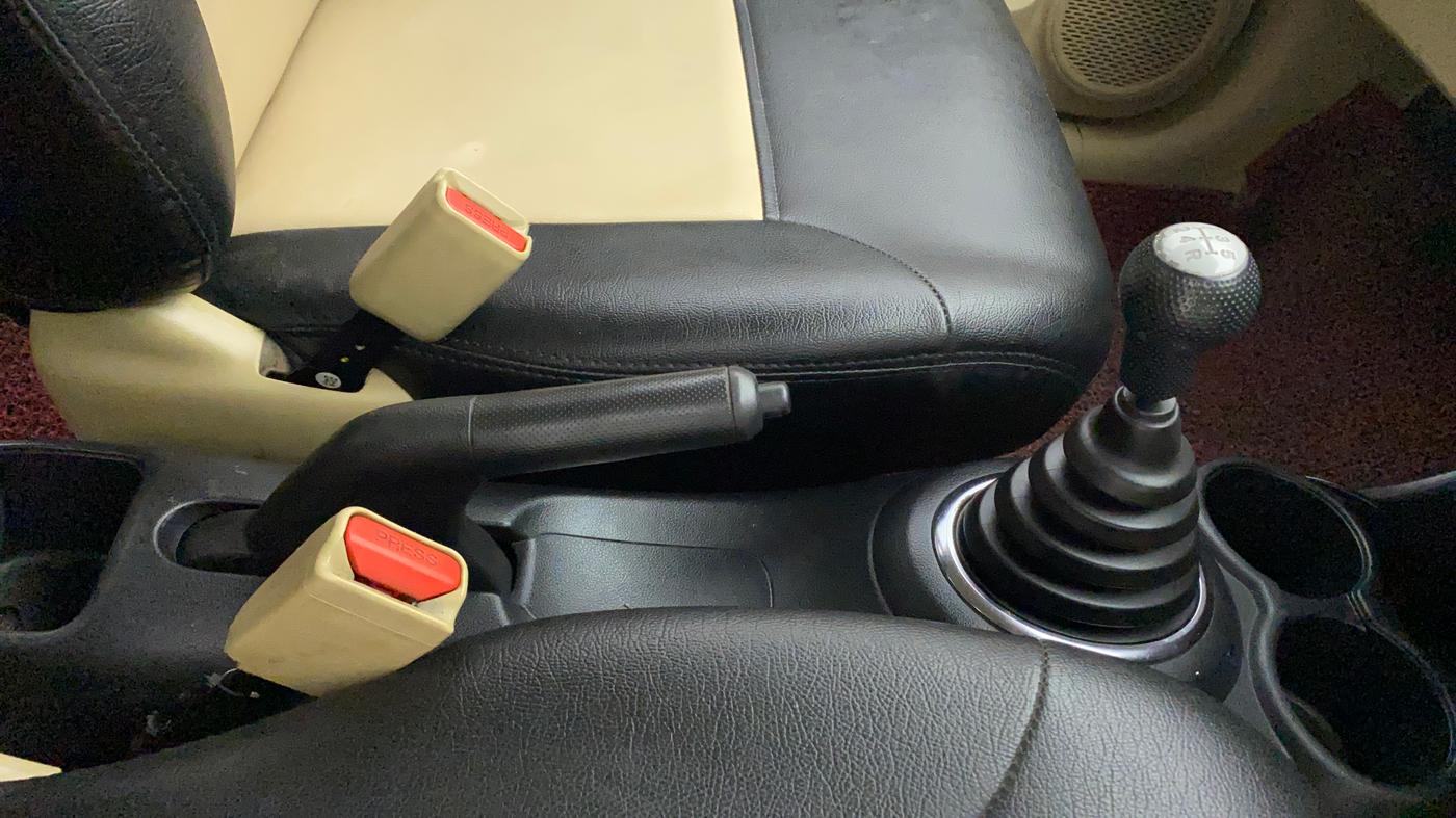 2015 Honda Brio S MT, Petrol, Manual, 61,625 km, Gear Lever