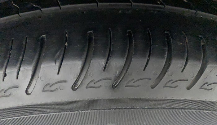 2016 Maruti Baleno DELTA PETROL 1.2, Petrol, Manual, 86,246 km, Left Rear Tyre Tread