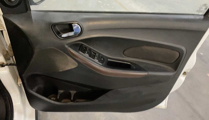 2018 Ford FREESTYLE TITANIUM 1.5 DIESEL, Diesel, Manual, 52,560 km, Driver Side Door Panels Control