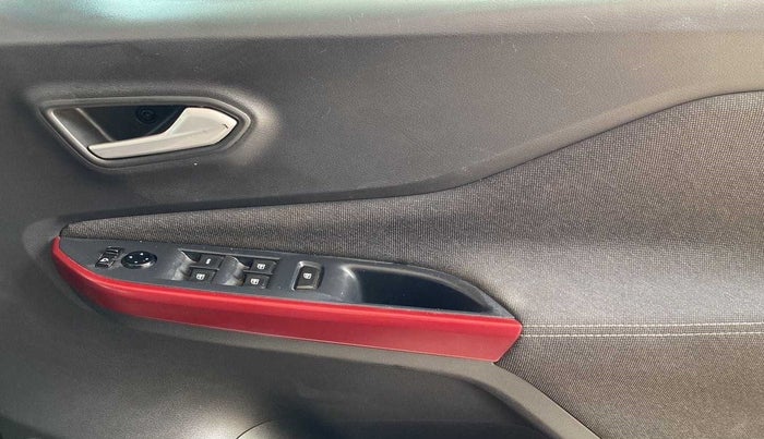 2022 Nissan MAGNITE XV RED EDITION, Petrol, Manual, 14,650 km, Driver Side Door Panels Control