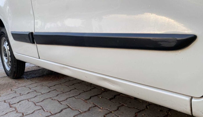 2014 Maruti Wagon R 1.0 LXI, Petrol, Manual, 53,287 km, Right running board - Slightly dented