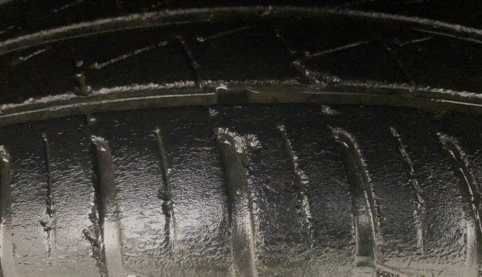 2022 Maruti New Wagon-R LXI CNG 1.0, CNG, Manual, 33,602 km, Left Front Tyre Tread