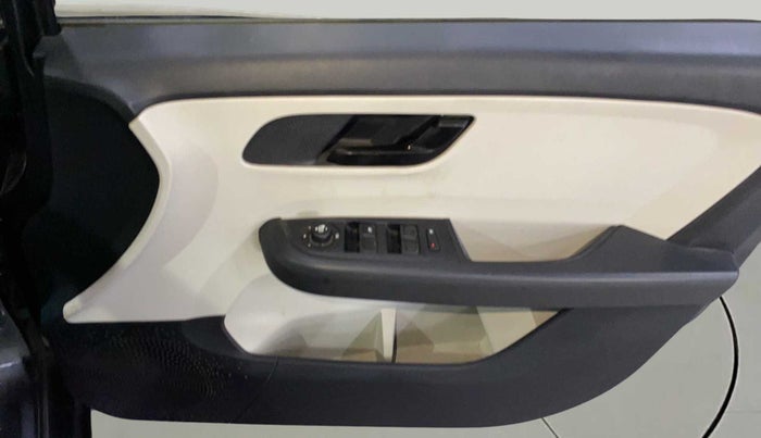 2021 Tata ALTROZ XT PETROL, Petrol, Manual, 51,733 km, Driver Side Door Panels Control