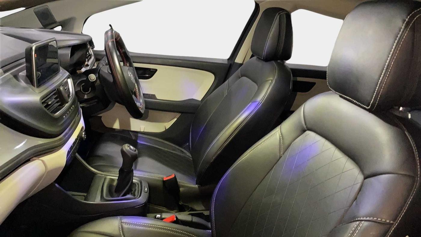 2021 Tata ALTROZ XT PETROL, Petrol, Manual, 51,733 km, Right Side Front Door Cabin