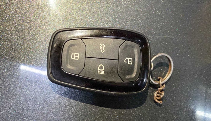 2021 Tata ALTROZ XT PETROL, Petrol, Manual, 51,733 km, Key Close Up