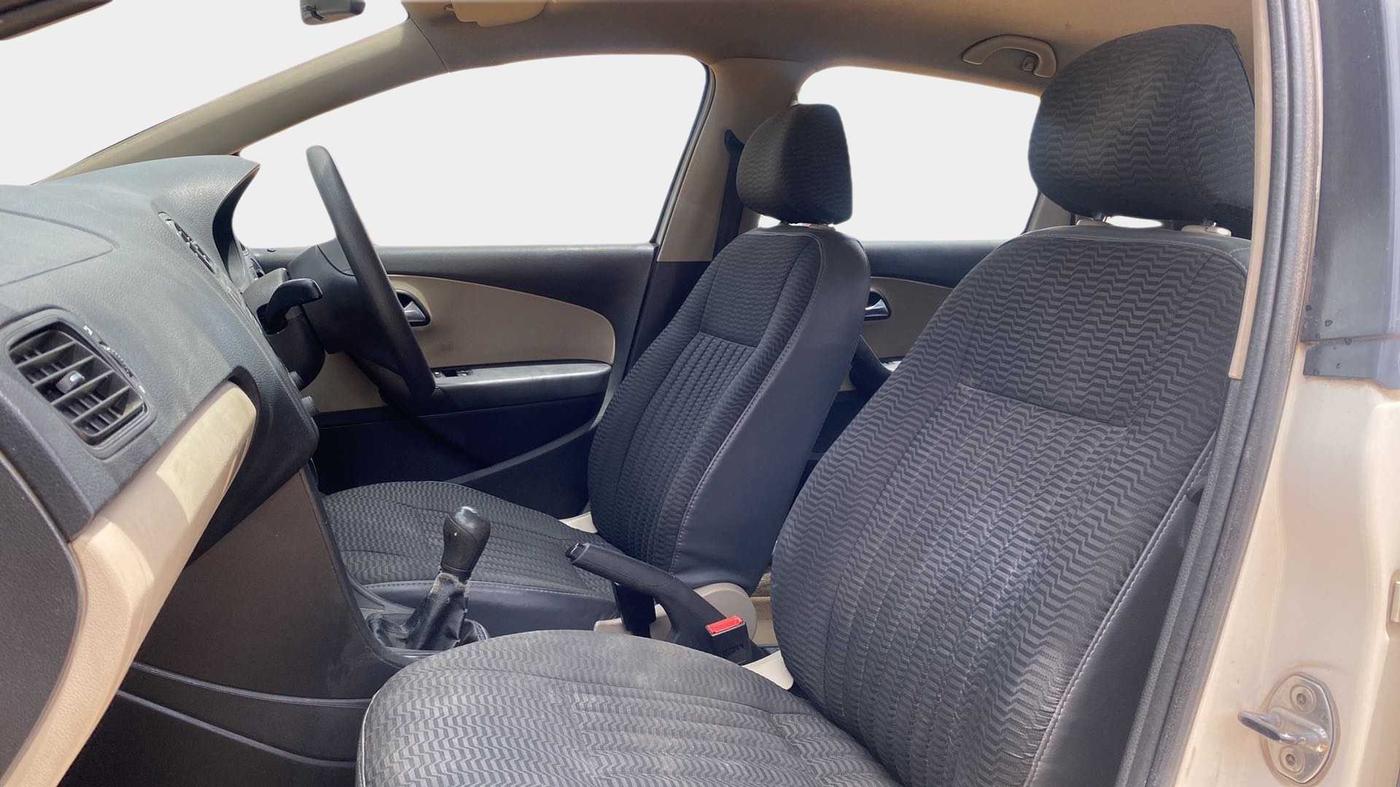2014 Volkswagen Polo COMFORTLINE 1.2L, Diesel, Manual, 90,678 km, Right Side Front Door Cabin