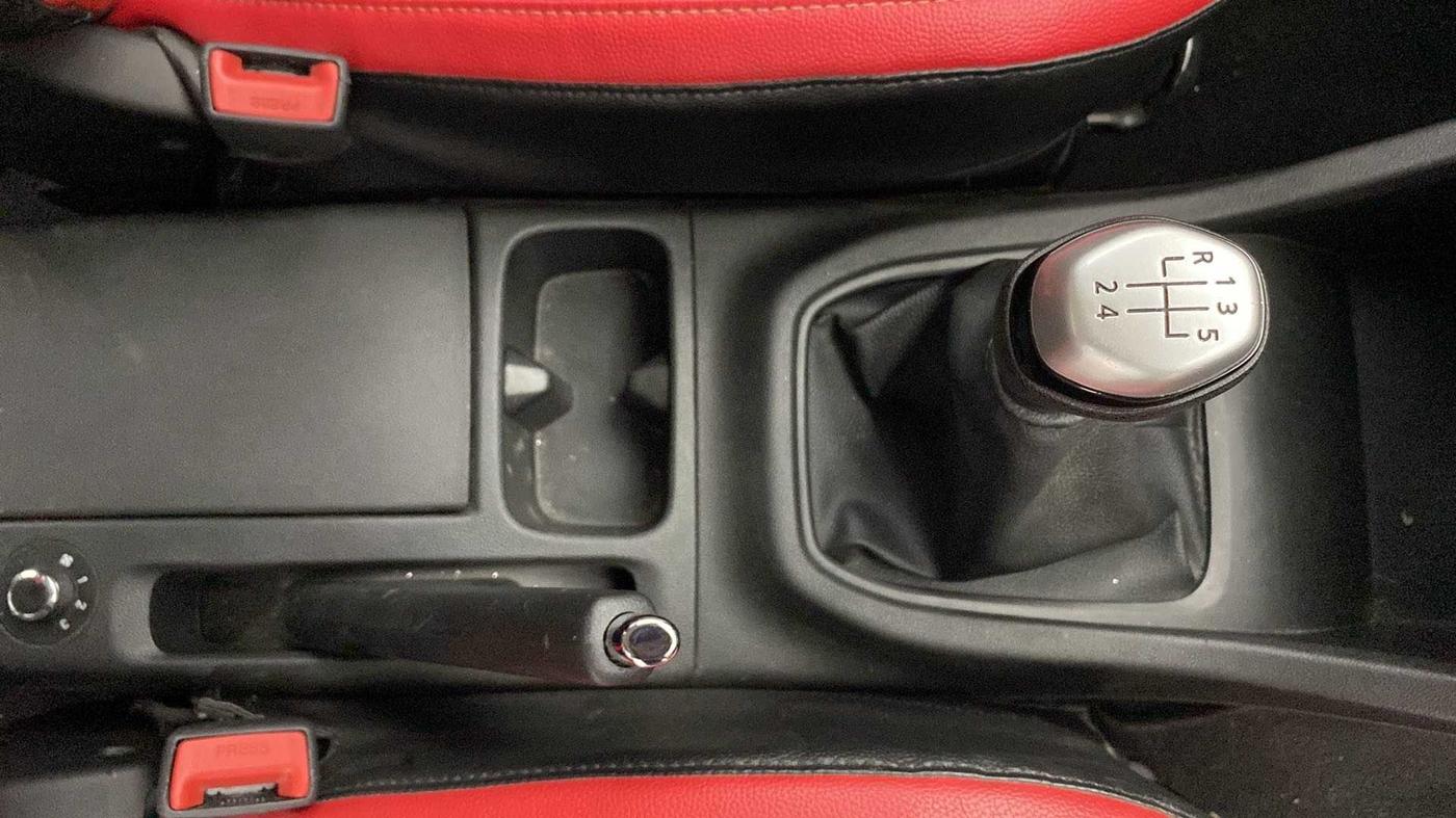 2019 Renault TRIBER RXZ, Petrol, Manual, 17,287 km, Gear Lever