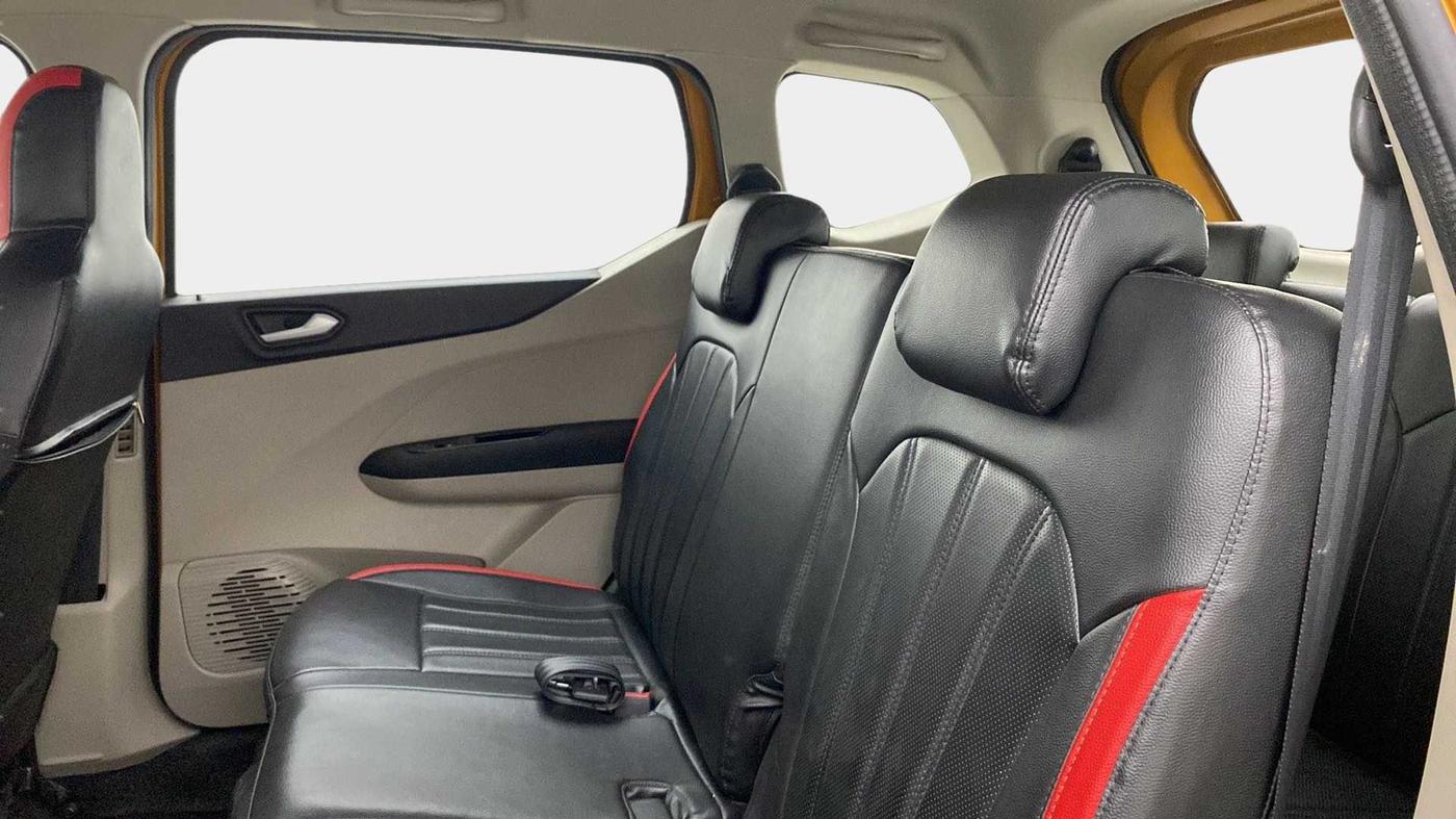 2019 Renault TRIBER RXZ, Petrol, Manual, 17,287 km, Right Side Rear Door Cabin