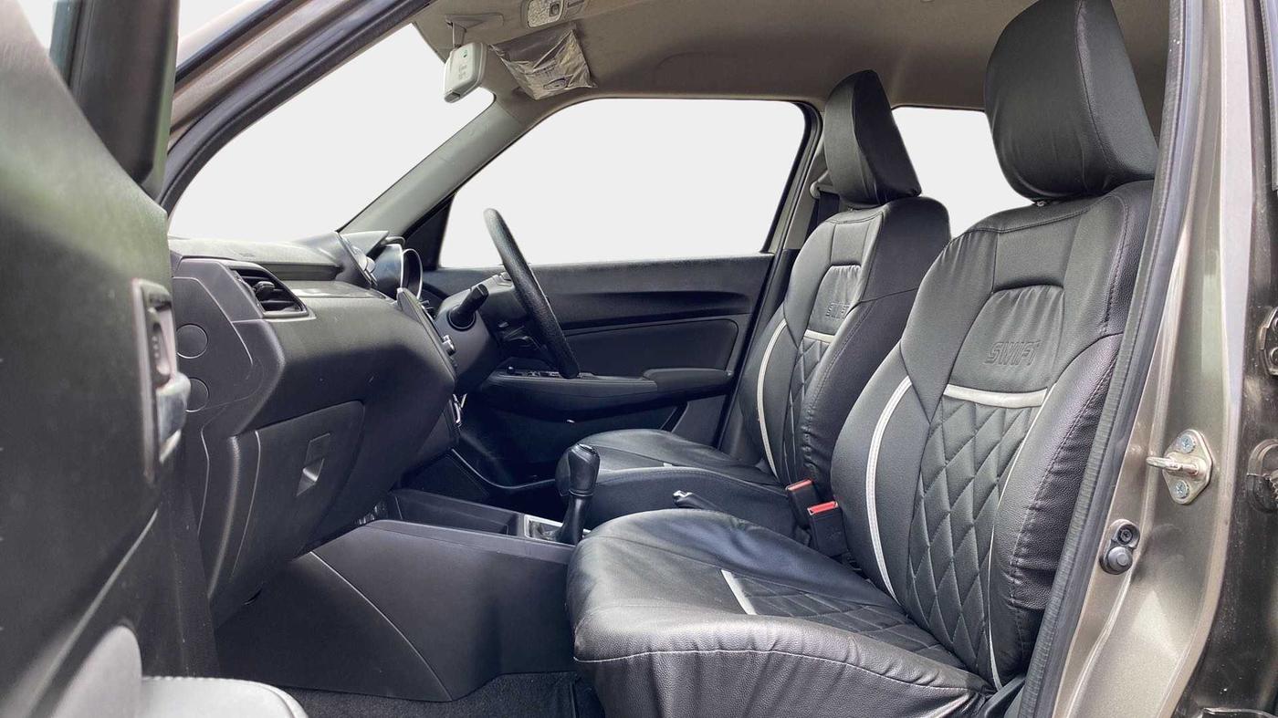 2018 Maruti Swift VXI, Petrol, Manual, 33,970 km, Right Side Front Door Cabin