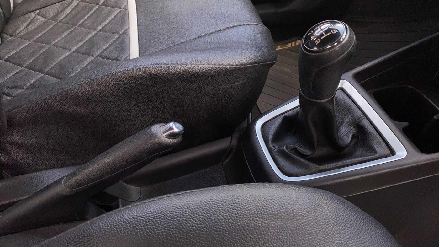 2018 Maruti Swift VXI, Petrol, Manual, 33,970 km, Gear Lever