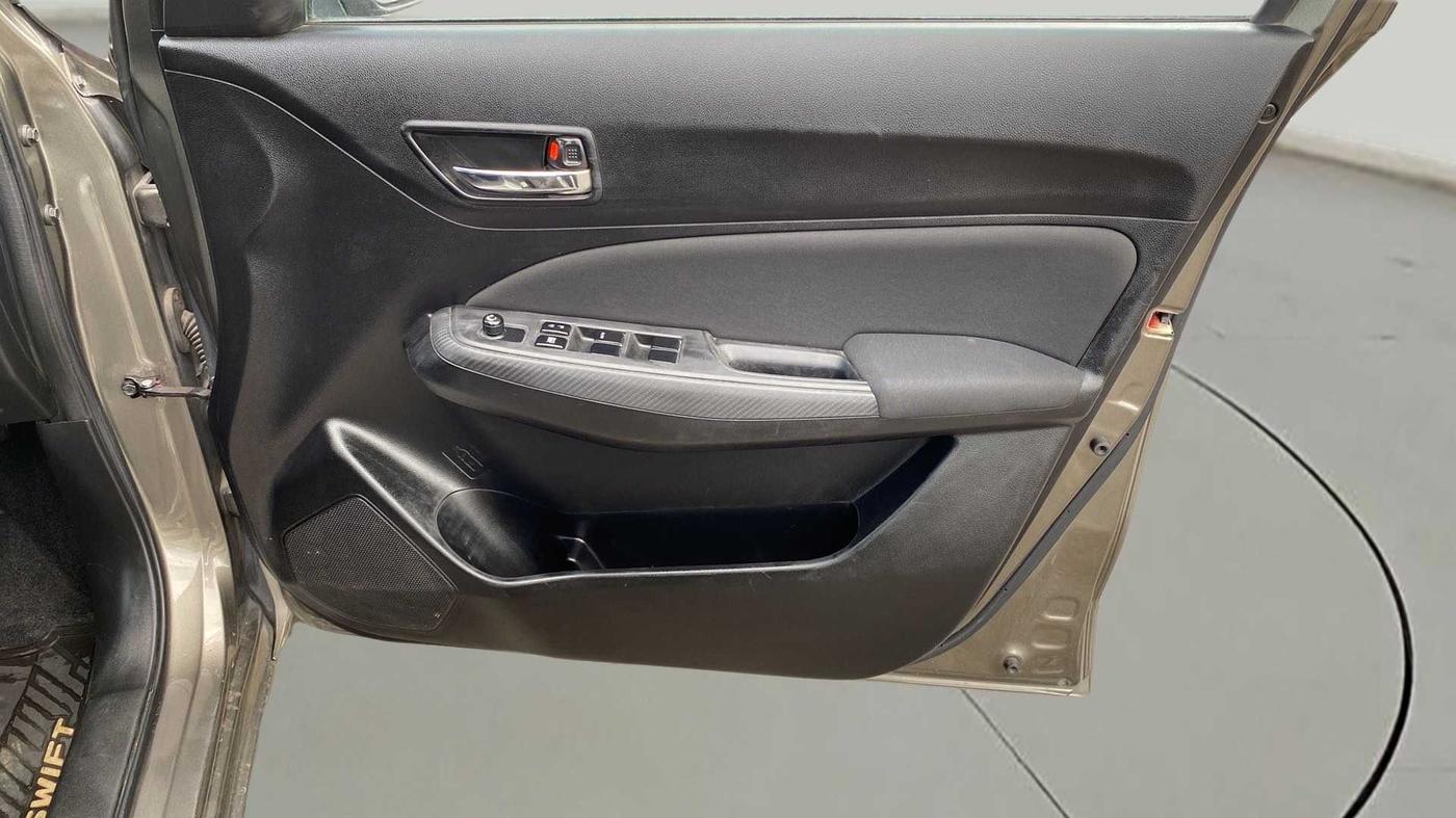2018 Maruti Swift VXI, Petrol, Manual, 33,970 km, Driver Side Door Panels Control