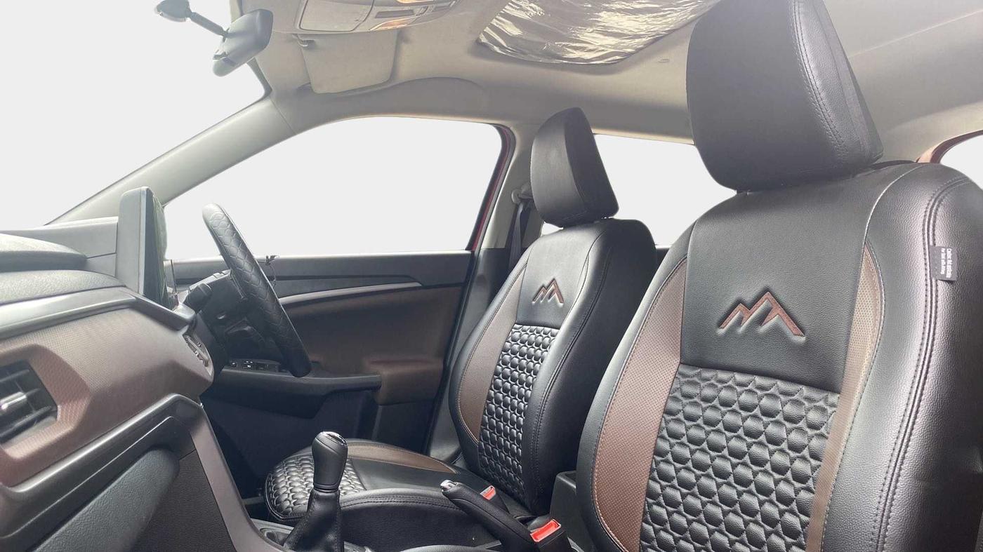2023 Maruti BREZZA ZXI SMART HYBRID , Petrol, Manual, 8,468 km, Right Side Front Door Cabin