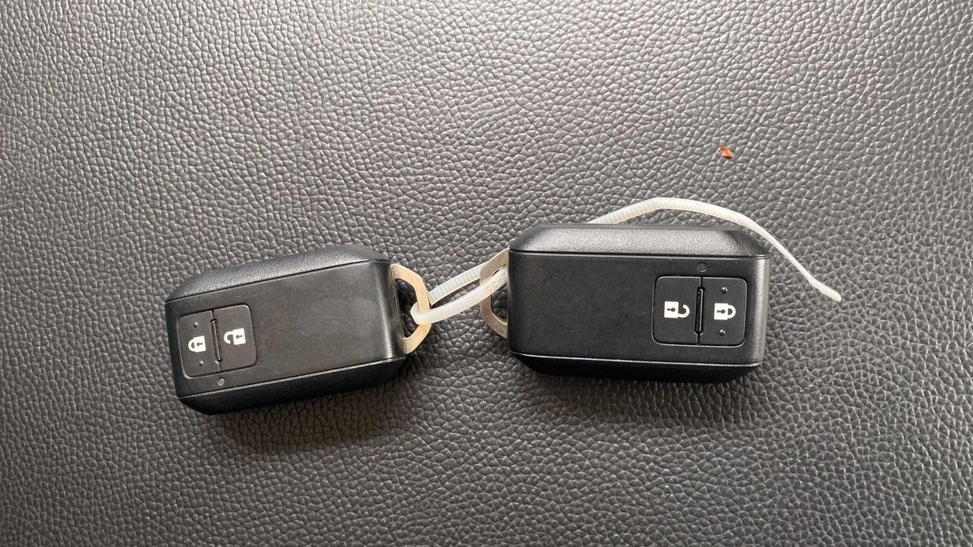 2023 Maruti BREZZA ZXI SMART HYBRID , Petrol, Manual, 8,468 km, Key Close Up