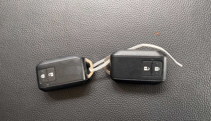 2023 Maruti BREZZA ZXI SMART HYBRID , Petrol, Manual, 8,468 km, Key Close Up