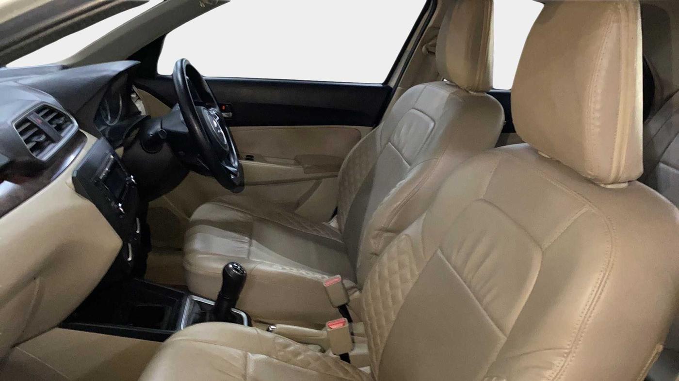 2018 Maruti Dzire VXI, Petrol, Manual, 24,193 km, Right Side Front Door Cabin