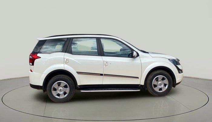 2020 Mahindra XUV500 W7, Diesel, Manual, 31,044 km, Right Side View