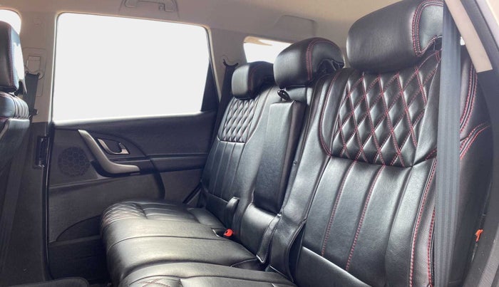 2020 Mahindra XUV500 W7, Diesel, Manual, 31,044 km, Right Side Rear Door Cabin