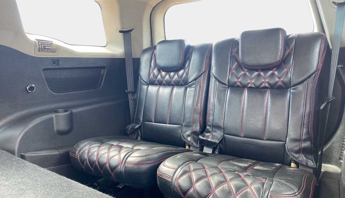 2020 Mahindra XUV500 W7, Diesel, Manual, 31,044 km, Third Seat Row ( optional )